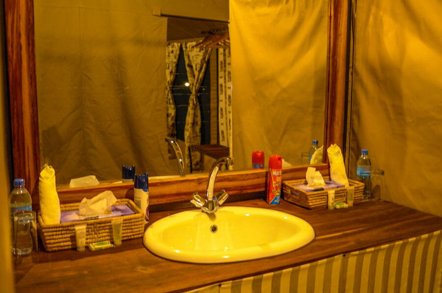 Osinon camp badkamer