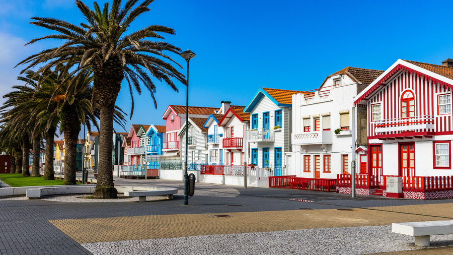 ECMEO-Portugal-Costa Nova-shutterstock_1387903400
