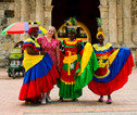 Cartagena Fleur met locals