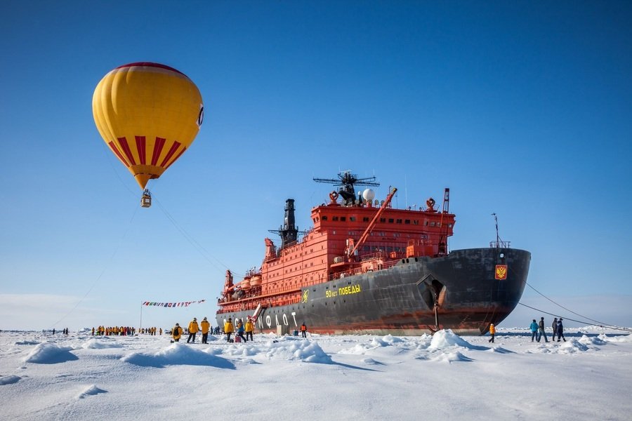 schip ijsbreker luchtballon