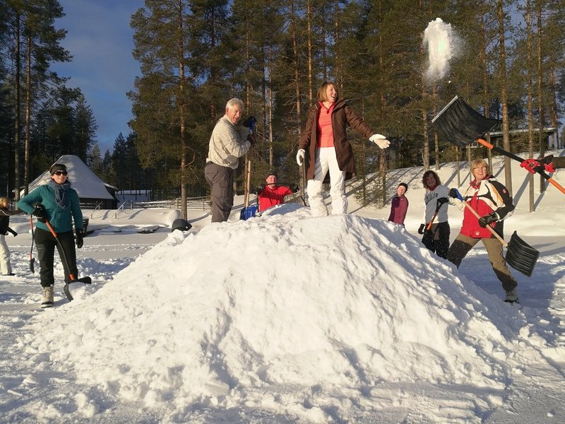 Rondreis Lapland iglo bouwen