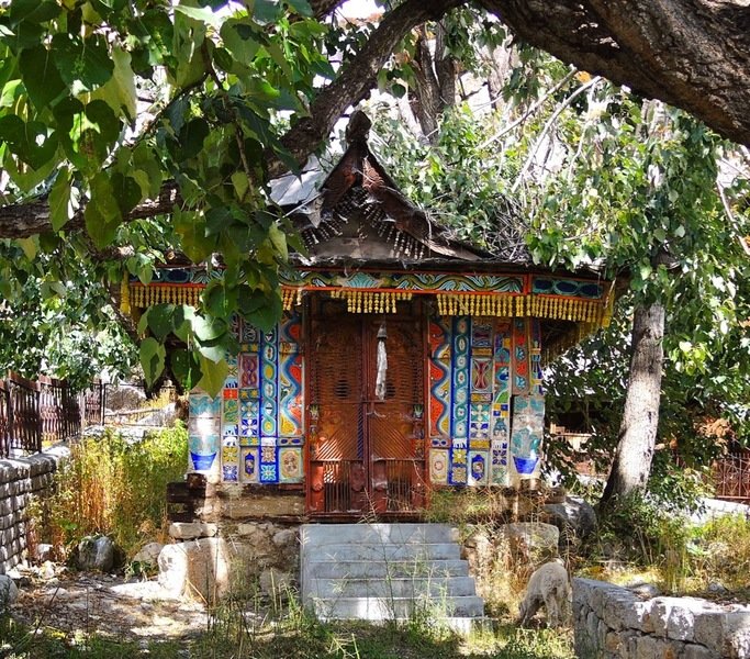 oude tempel sangla vallei