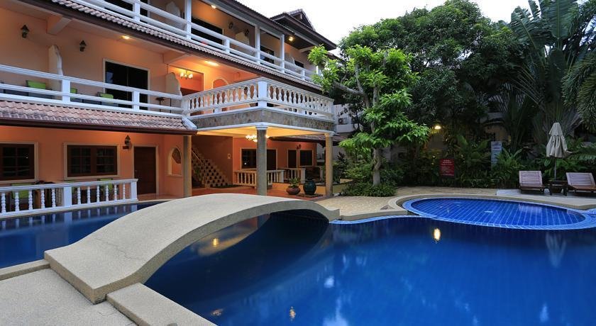 Thanthip Beach Resort 