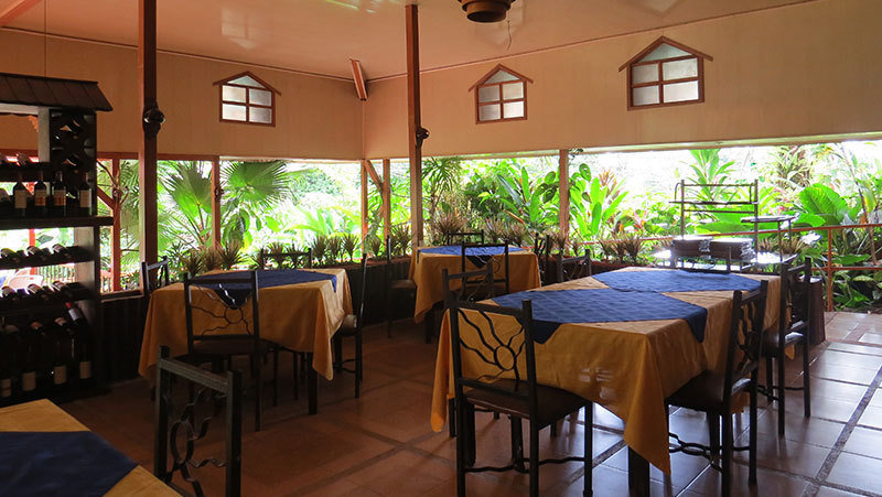 Ara Ambiqua Lodge restaurant