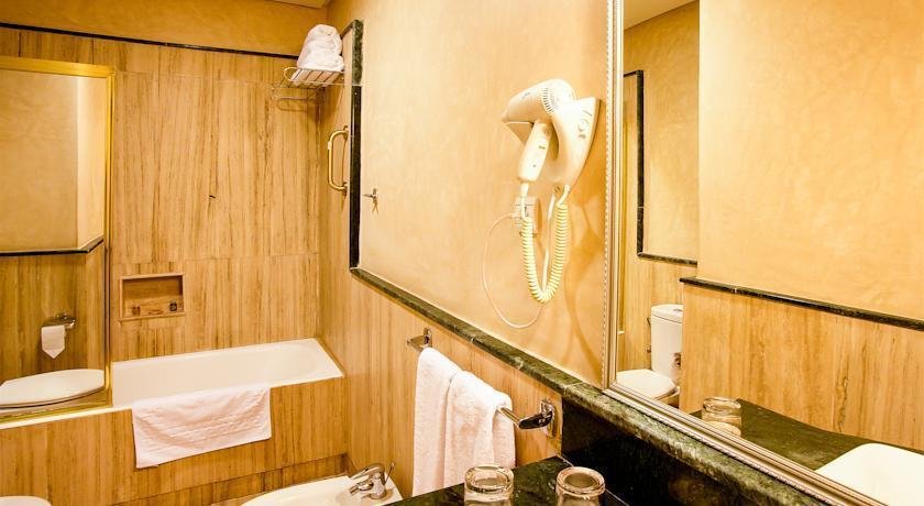 Hotel Les Saisons badkamer