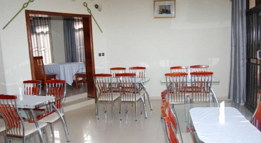 Step Town Motel restaurant