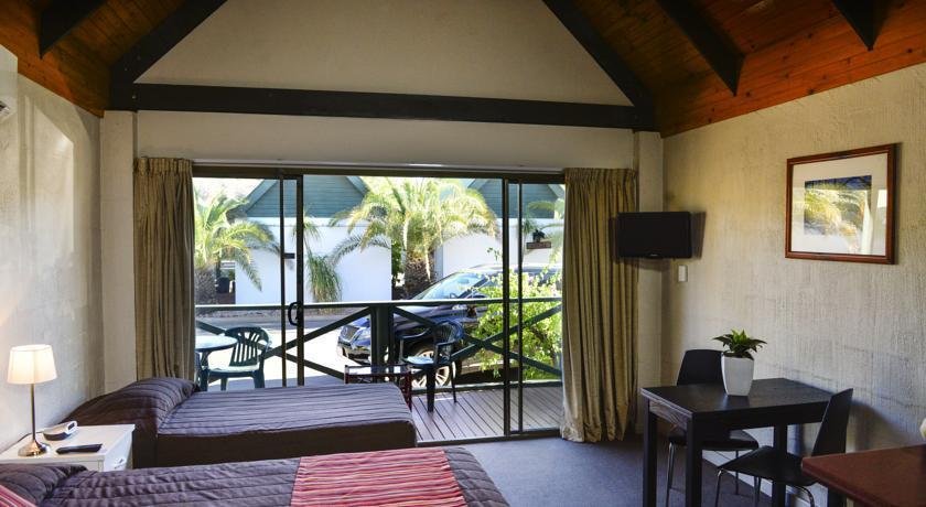 Desert Palms Alice Springs