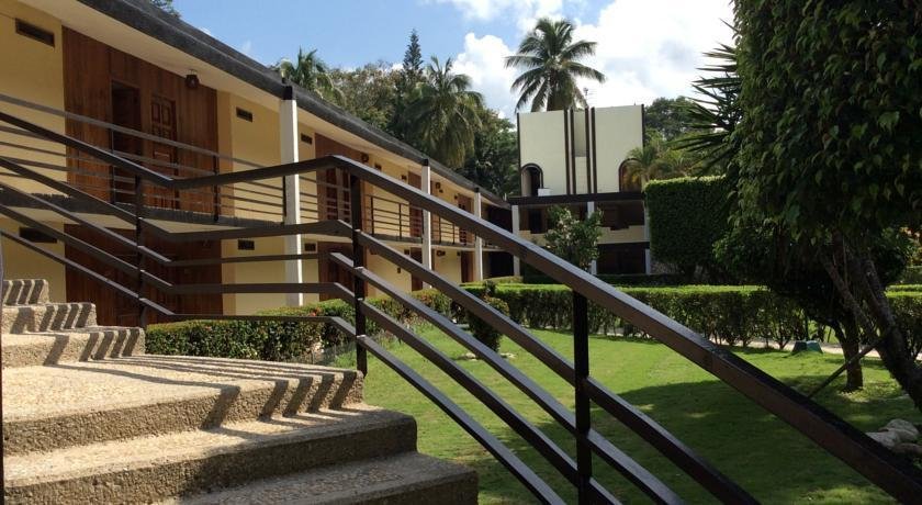 Hotel Nututun buiten