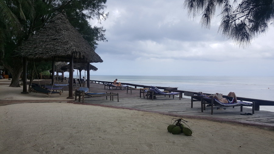 Mnarani beach cottages strand