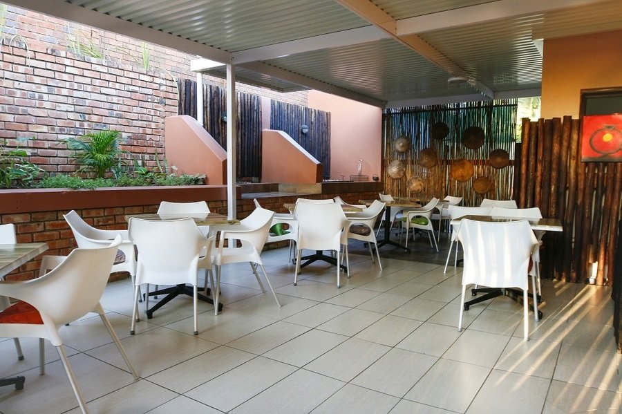 Elephant Lake Inn braai area