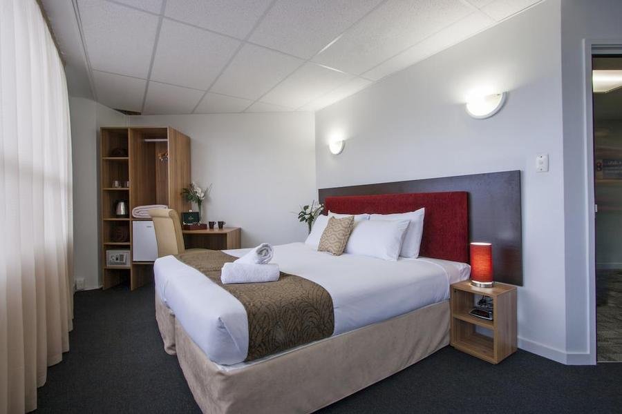 Ascotia Off Queen Hotel 