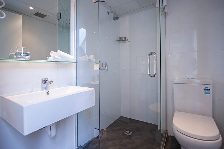 Ascotia Off Queen Hotel 