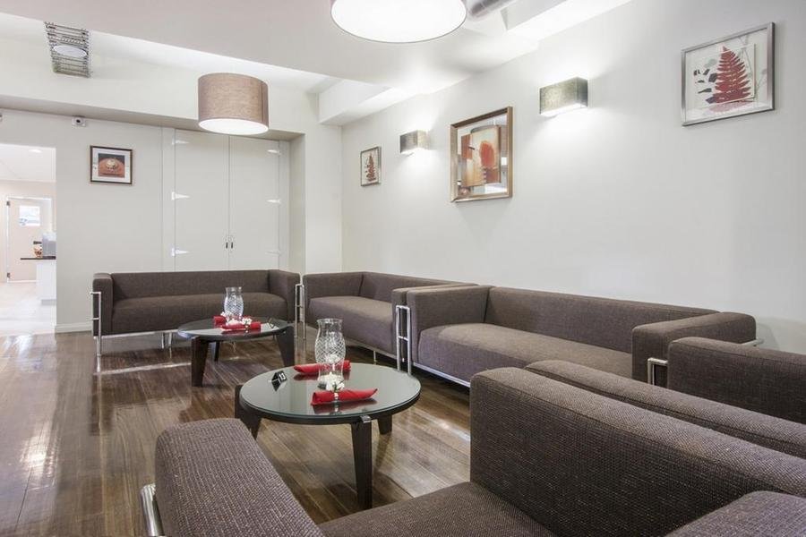 Ascotia Off Queen Hotel 