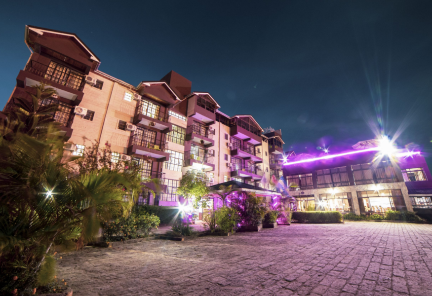 67 airporthotel entree