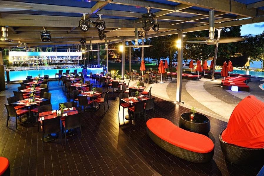 Holiday Villa Beach Resort