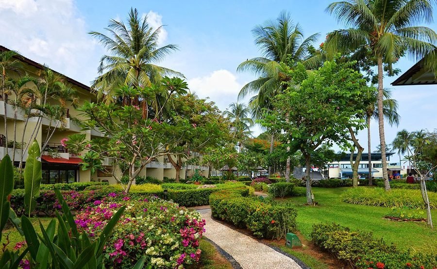 Holiday Villa Beach Resort