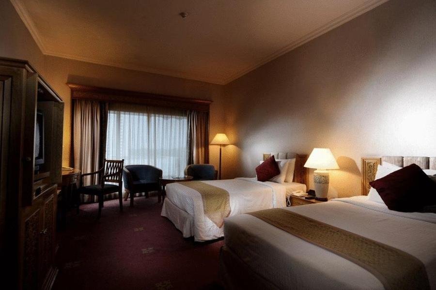 Riverside Majestic Hotel