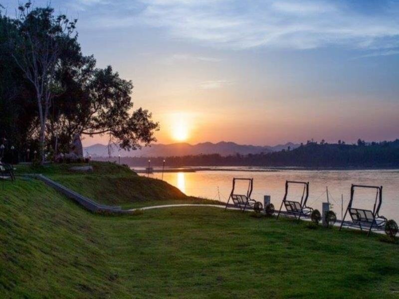 Chiangkhan River Mountain Reso