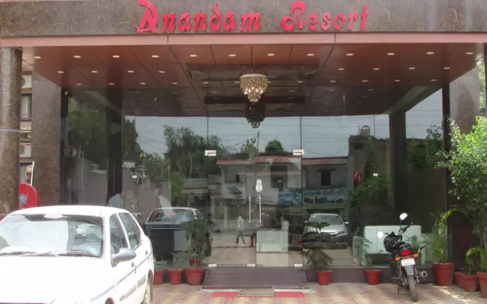 Anandam resort - entree