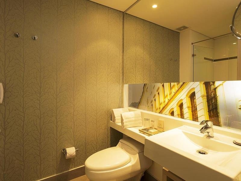 Hotel BH Bicentenario - badkamer