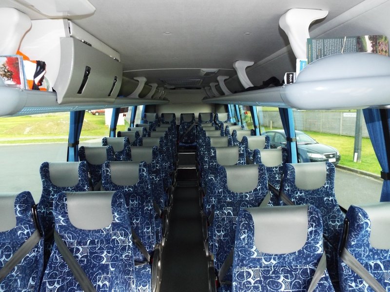 binnenkant grote bus Nieuw-Zeeland