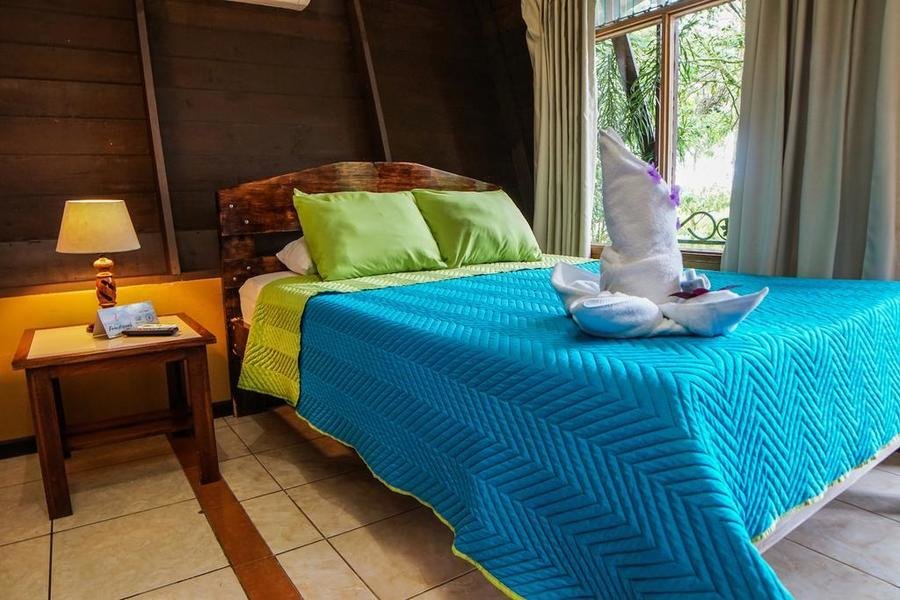 Hotel Faro Arenal bed