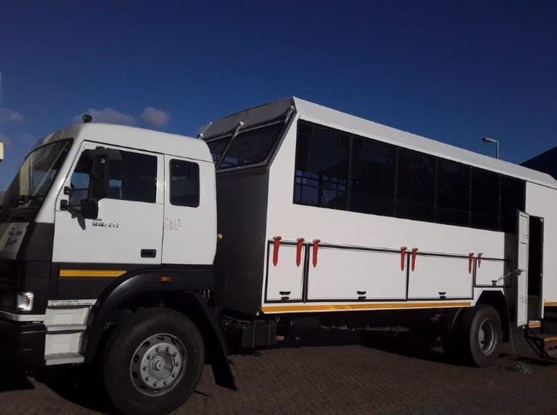 Avo Orange truck buitenkant