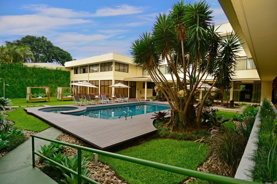 Autentico hotel buiten