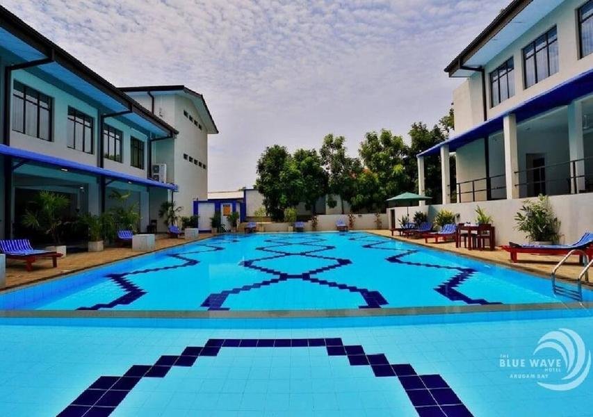 Blue Wave Hotel