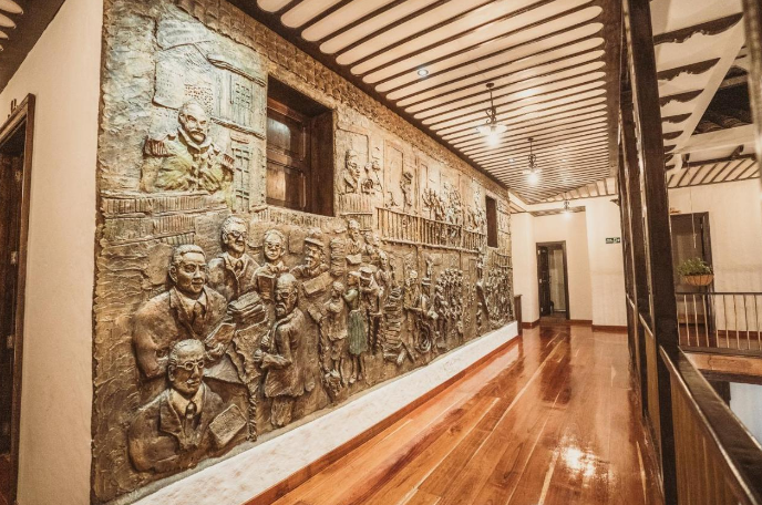 Hotel La Leyenda gang