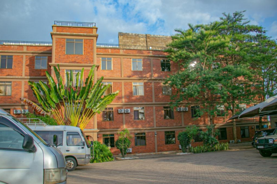 Summit Lodge Tanzania voorkant