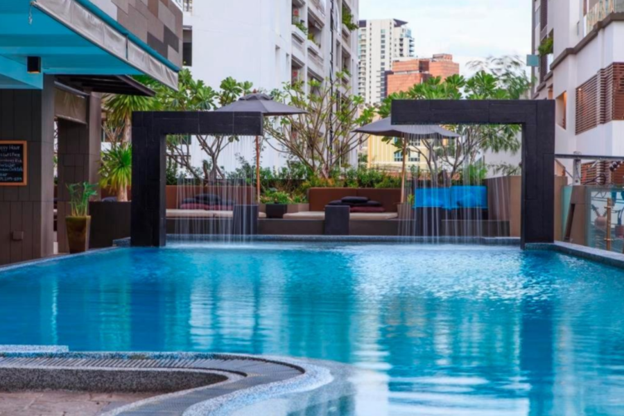 Golden Tulip Mandison Suites zwembad