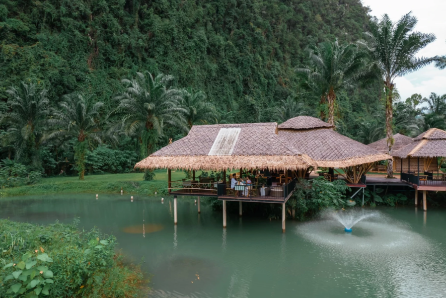 Khaosok Boutique Hideaway restaurant buitenkant