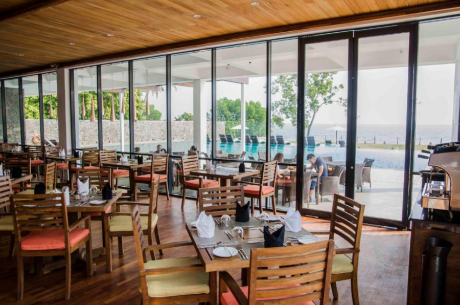 Arie Lagoon Hotel restaurant