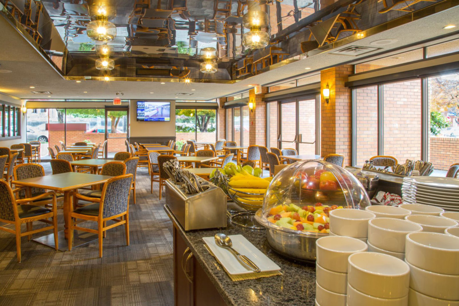 Embassy Inn Victoria restaurant