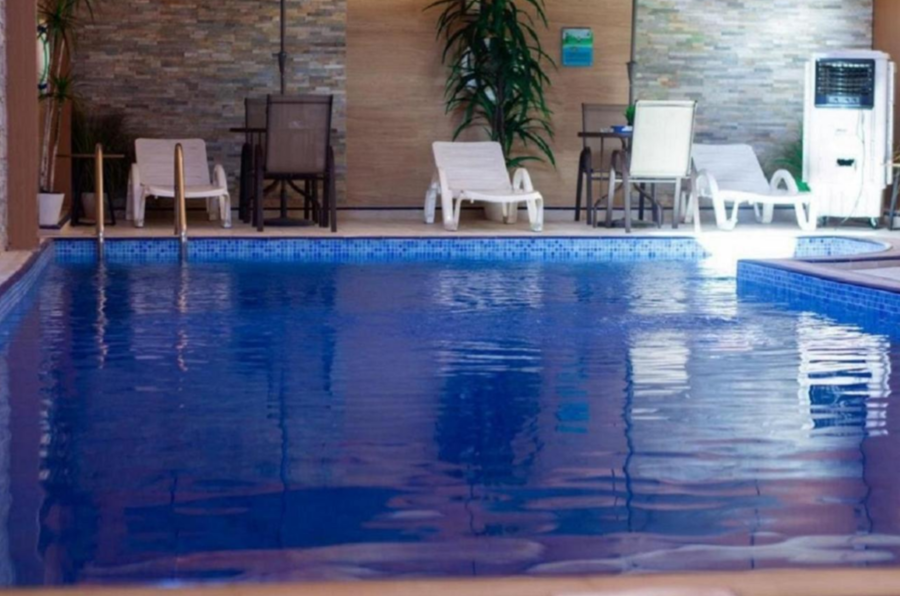Tower Hotel Buraydah zwembad