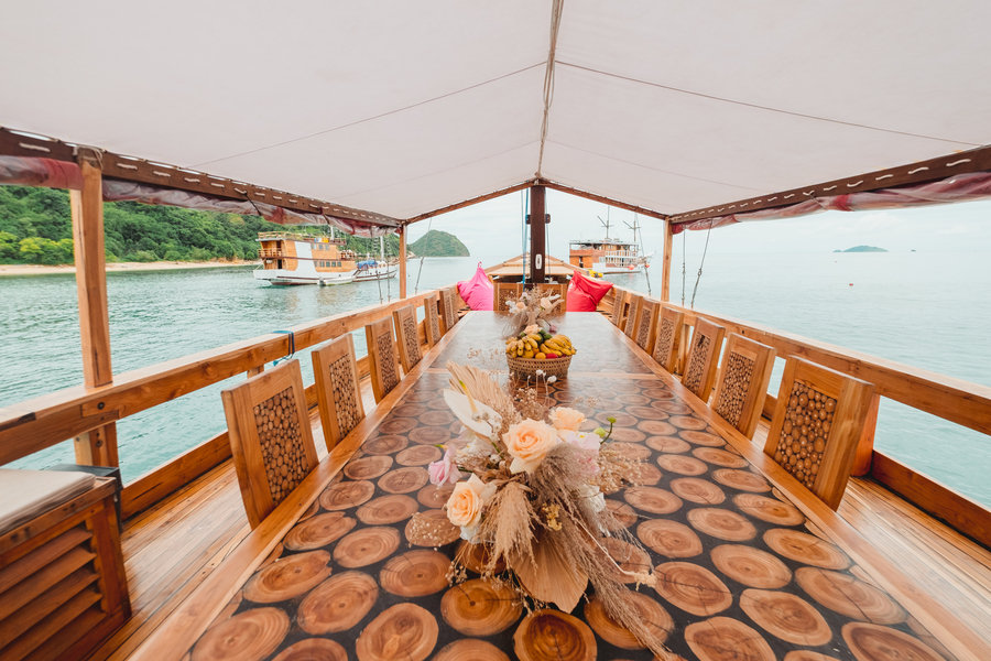 Komodo Boattrop Vidi Indonesië