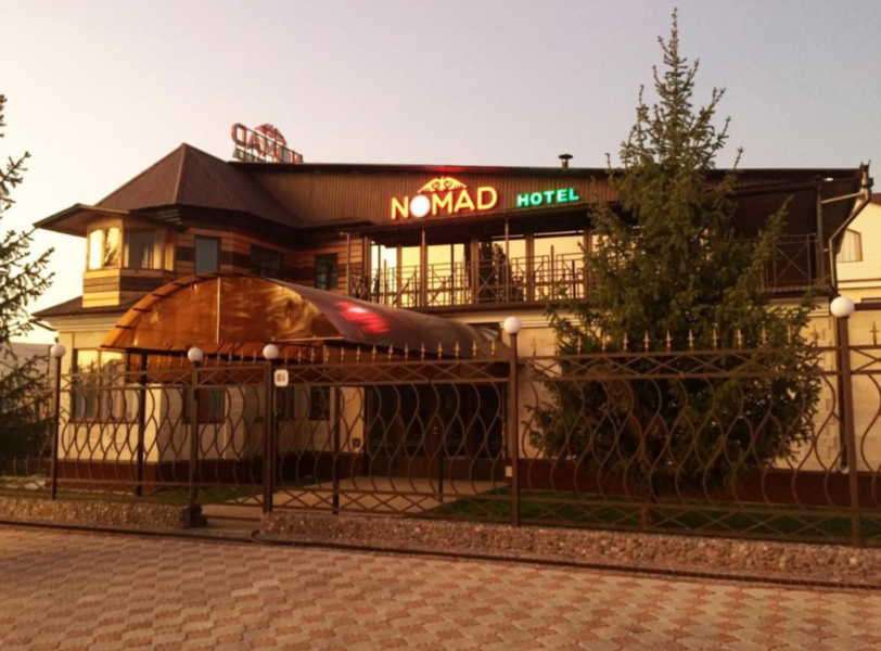 Nomad Hotel Karakol buitenkant 