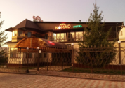 Nomad Hotel Karakol buitenkant 