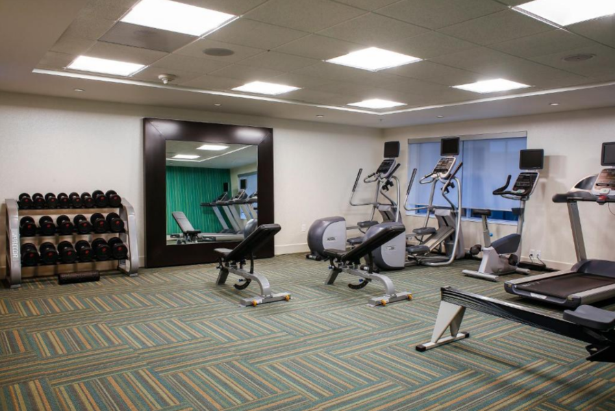Holiday Inn Louisville VS gym