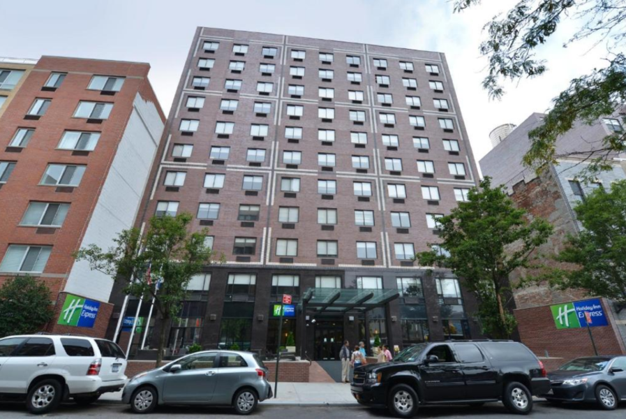 Holiday Inn Express VS buitenkant