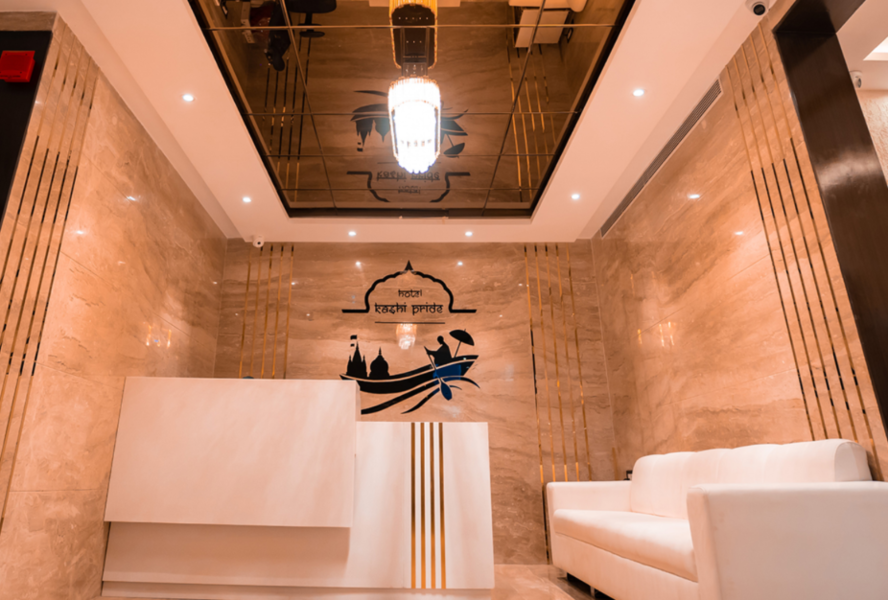 Hotel Kashi Pride India lobby