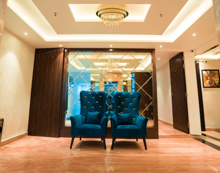 Hotel Kashi Pride India lounge