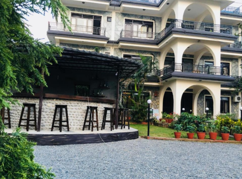 Tuki Resort India bar