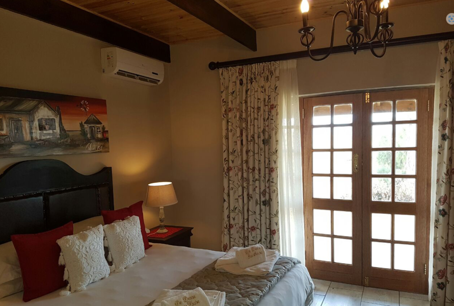 De Denne - nabij Oudtshoorn - Zuid-Afrika