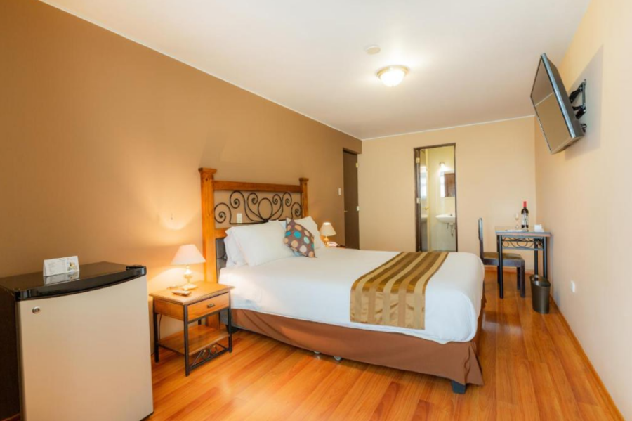 Los Tambos Colonial Double