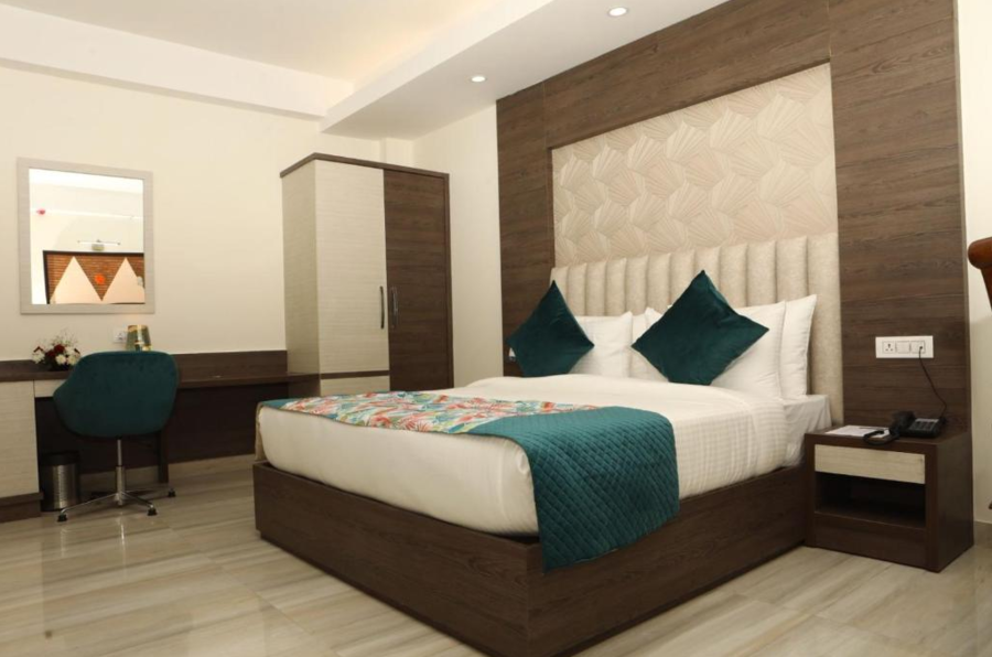 Cardinal Express Oxmo New Delhi India