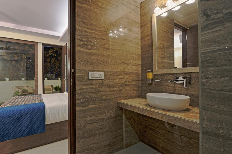 Cardinal Express Oxmo New Delhi India