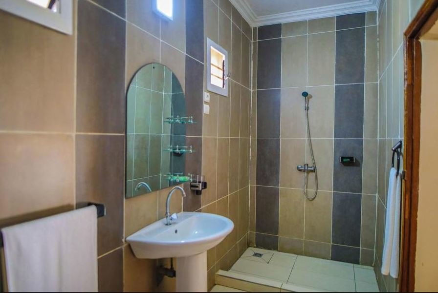 Laguna Beach Hotel - Morondava - Madagascar - badkamer 