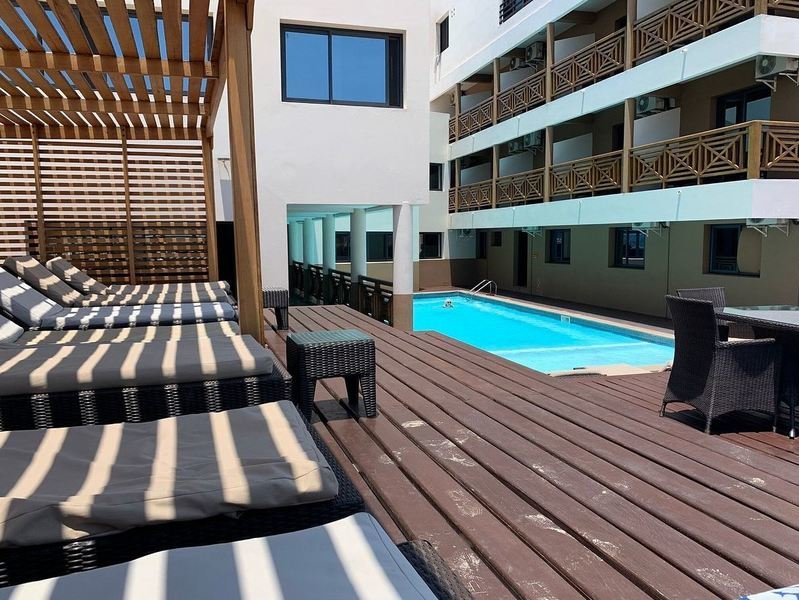 Vezo Beach Hotel - Morondova - Madagascar - zwembad